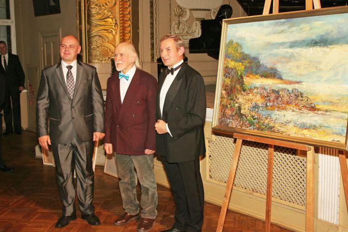 1505422_808252222560603_75232430829342272_n